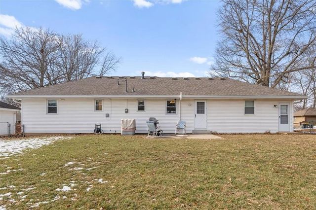 604 NE 1st Street, Blue Springs, MO 64014