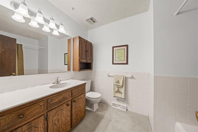 604 NE 1st Street, Blue Springs, MO 64014