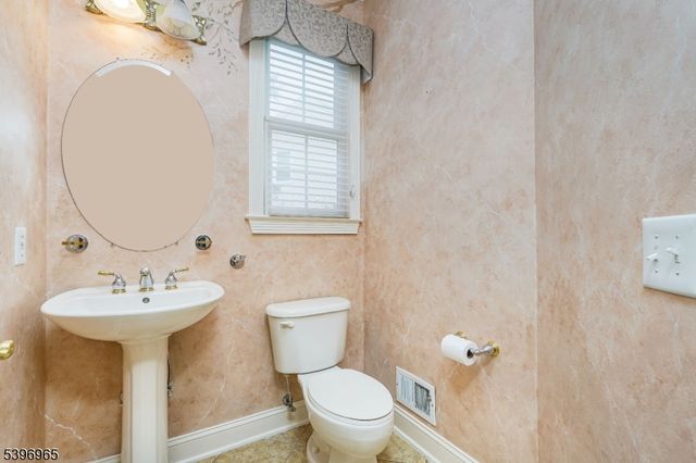 35 Hancock Pl, Franklin Twp., NJ 08873