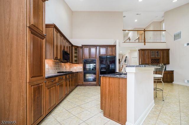 35 Hancock Pl, Franklin Twp., NJ 08873