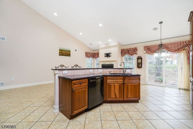 35 Hancock Pl, Franklin Twp., NJ 08873