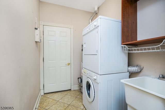 35 Hancock Pl, Franklin Twp., NJ 08873