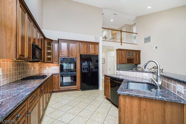 35 Hancock Pl, Franklin Twp., NJ 08873