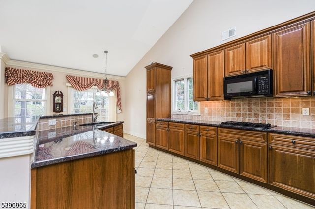 35 Hancock Pl, Franklin Twp., NJ 08873