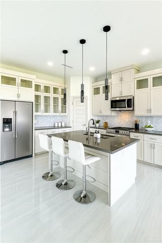 8046 N 50th Street, Mcallen, TX 78504