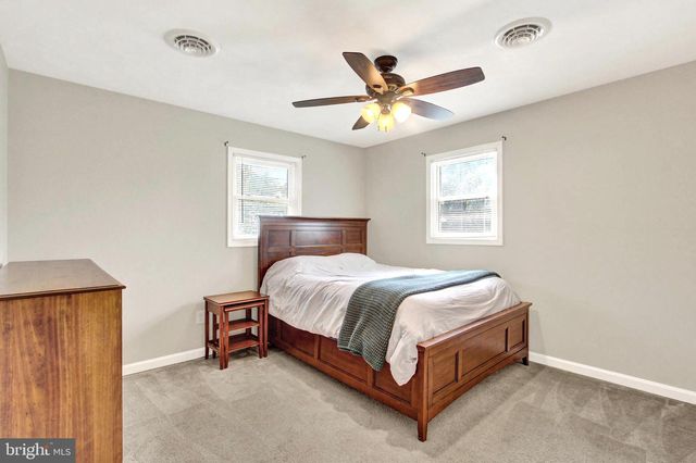 1067 PINE GROVE RD, Hanover, PA 17331