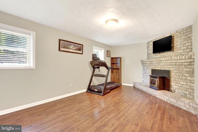 1067 PINE GROVE RD, Hanover, PA 17331