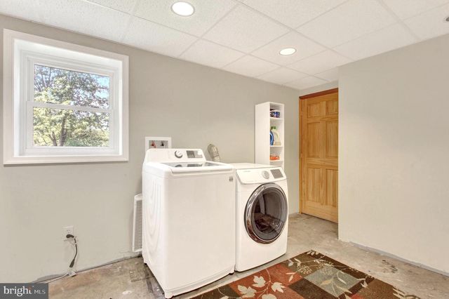 1067 PINE GROVE RD, Hanover, PA 17331