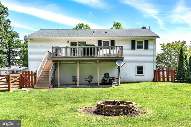 1067 PINE GROVE RD, Hanover, PA 17331