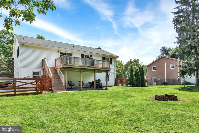 1067 PINE GROVE RD, Hanover, PA 17331