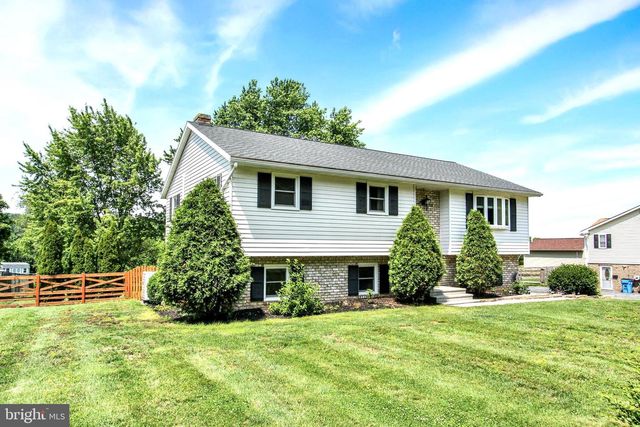 1067 PINE GROVE RD, Hanover, PA 17331