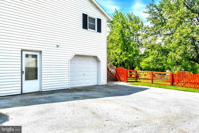 1067 PINE GROVE RD, Hanover, PA 17331