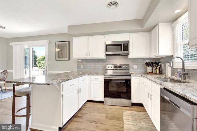 1067 PINE GROVE RD, Hanover, PA 17331