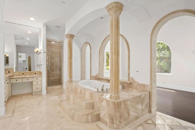 6319 Via Naranjal, Rancho Santa Fe, CA 92067
