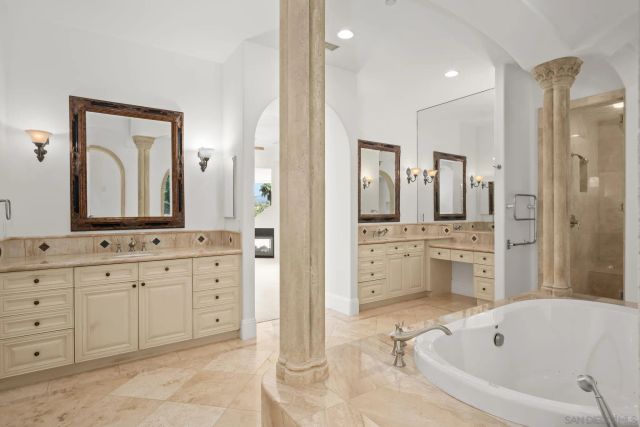 6319 Via Naranjal, Rancho Santa Fe, CA 92067