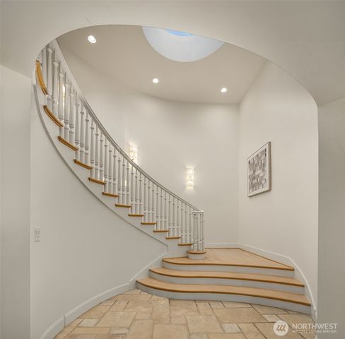 7 10th Avenue, Kirkland, WA 98033