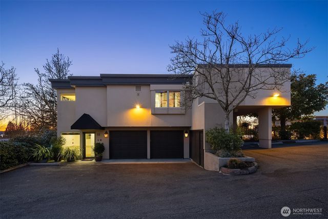 7 10th Avenue, Kirkland, WA 98033