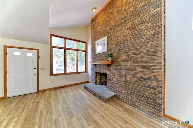 33 Ivy Lane 33, South Windsor, CT 06074