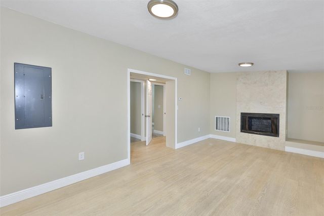 2450 40TH AVENUE N, St Petersburg, FL 33714