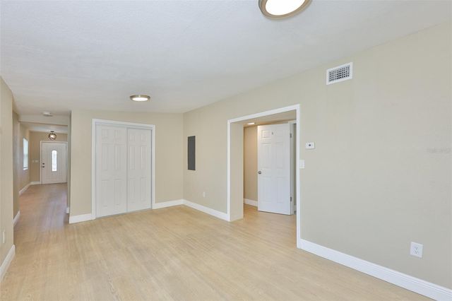 2450 40TH AVENUE N, St Petersburg, FL 33714