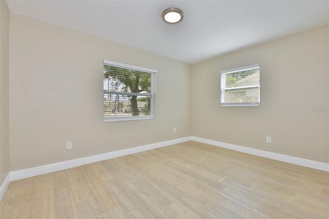 2450 40TH AVENUE N, St Petersburg, FL 33714