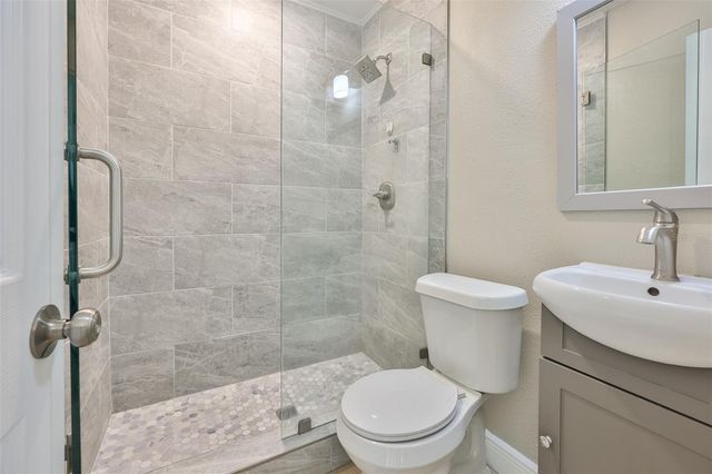 2450 40TH AVENUE N, St Petersburg, FL 33714
