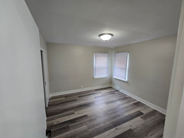 5522 Pershing Avenue, Downers Grove, IL 60515