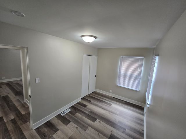 5522 Pershing Avenue, Downers Grove, IL 60515
