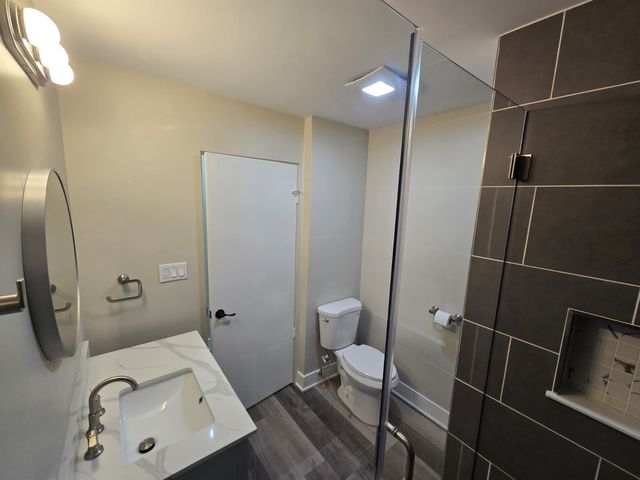5522 Pershing Avenue, Downers Grove, IL 60515