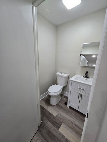 5522 Pershing Avenue, Downers Grove, IL 60515