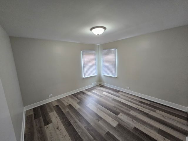 5522 Pershing Avenue, Downers Grove, IL 60515