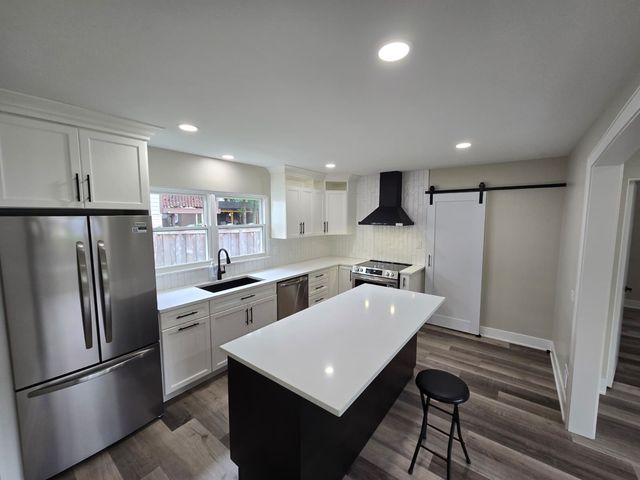 5522 Pershing Avenue, Downers Grove, IL 60515