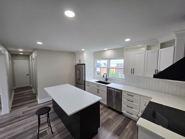 5522 Pershing Avenue, Downers Grove, IL 60515