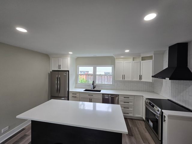 5522 Pershing Avenue, Downers Grove, IL 60515