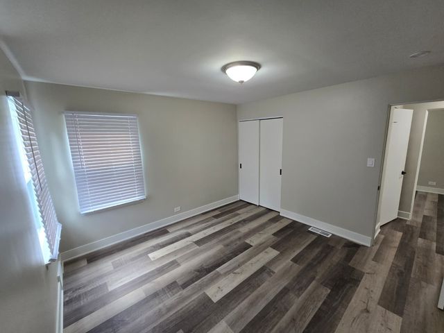 5522 Pershing Avenue, Downers Grove, IL 60515
