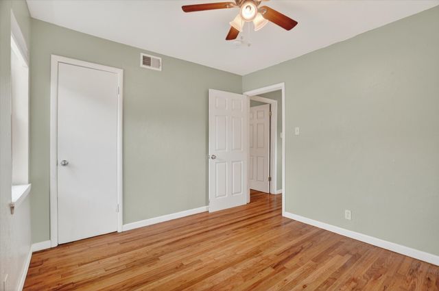 1008 Zelda Drive, Hurst, TX 76053