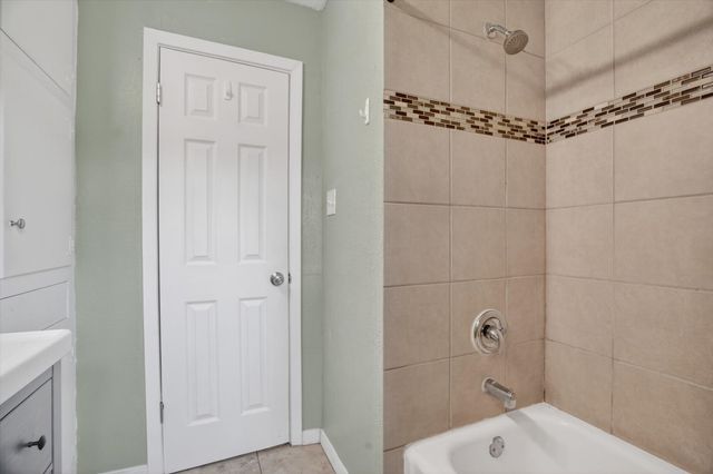 1008 Zelda Drive, Hurst, TX 76053