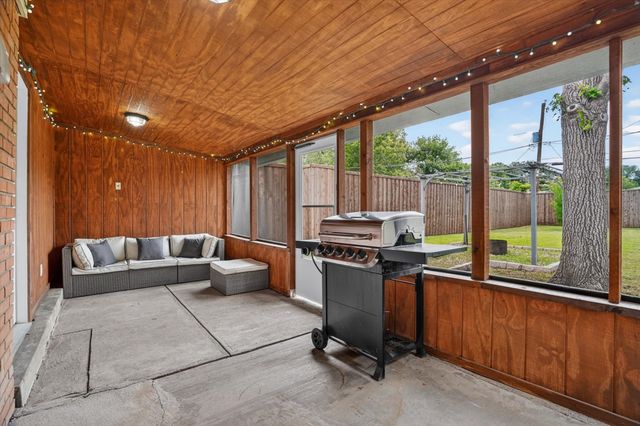 1008 Zelda Drive, Hurst, TX 76053