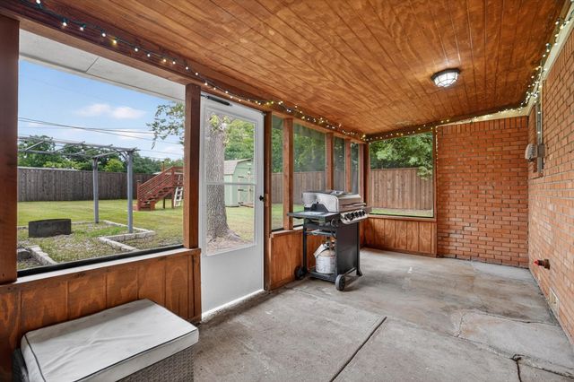 1008 Zelda Drive, Hurst, TX 76053