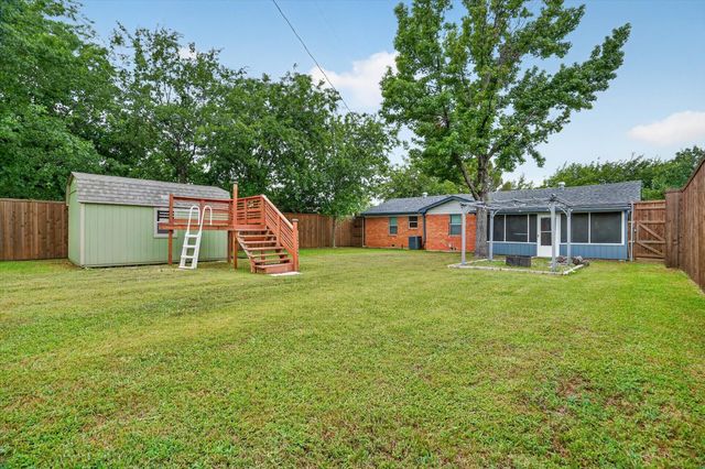 1008 Zelda Drive, Hurst, TX 76053