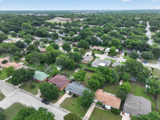 1008 Zelda Drive, Hurst, TX 76053