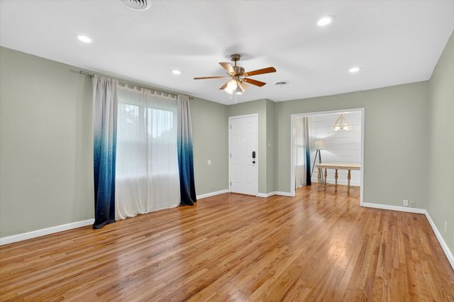 1008 Zelda Drive, Hurst, TX 76053