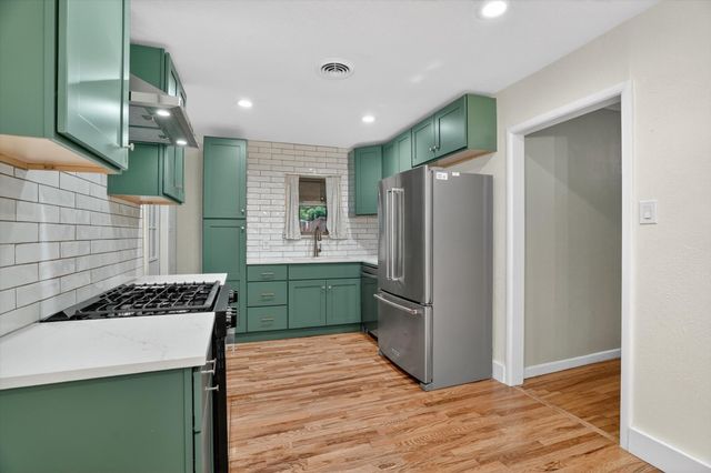 1008 Zelda Drive, Hurst, TX 76053