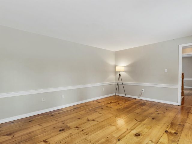 132 Dustin Tavern Road, Weare, NH 03281