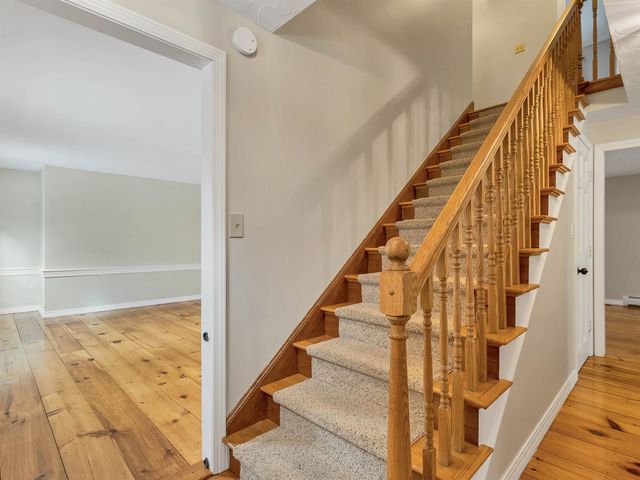 132 Dustin Tavern Road, Weare, NH 03281