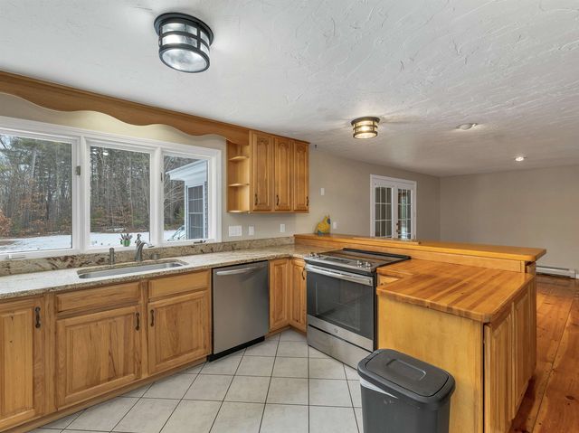 132 Dustin Tavern Road, Weare, NH 03281