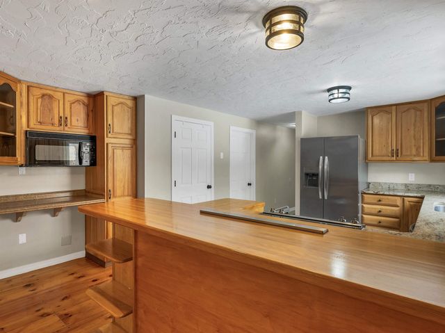 132 Dustin Tavern Road, Weare, NH 03281