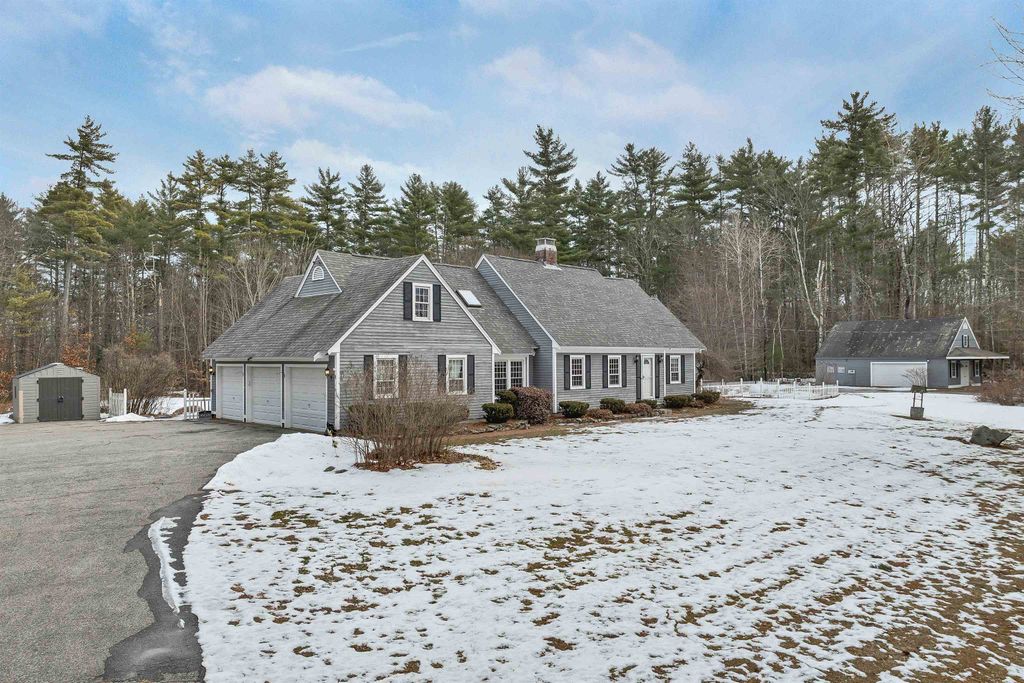 132 Dustin Tavern Road, Weare, NH 03281