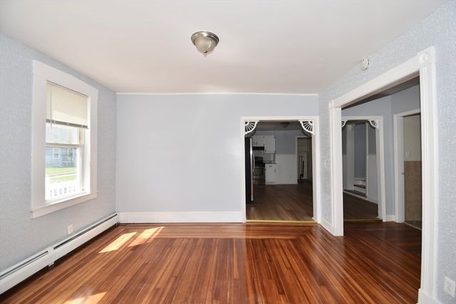 250 School St, Chicopee, MA 01013