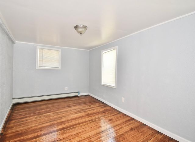 250 School St, Chicopee, MA 01013